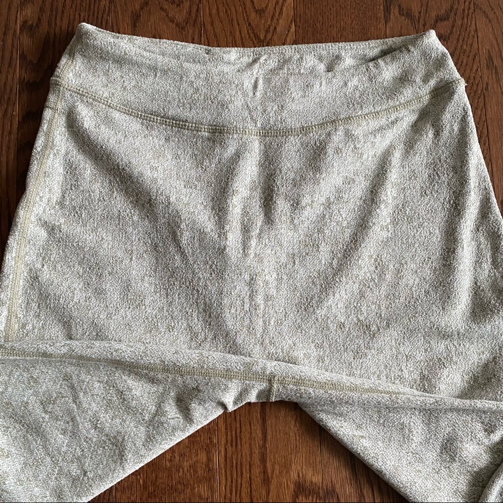 Gymshark Fleur Texture 2 Piece SET - Picture 9 of 16